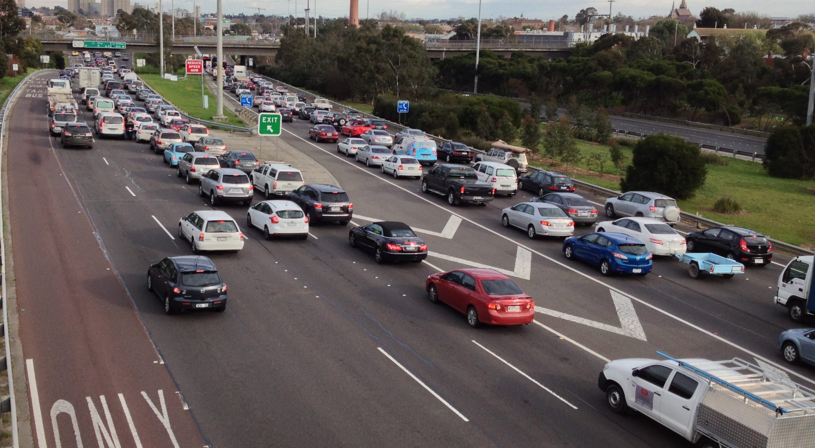 Congestion_on_Eastern_Freeway_Melbourne