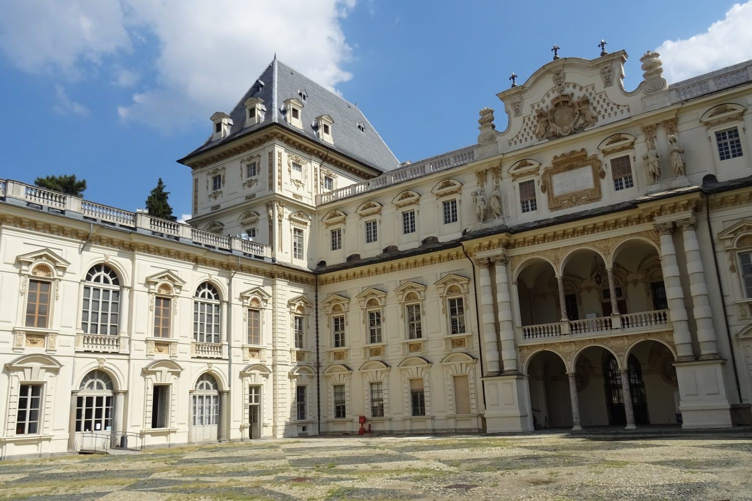 History and architecture to be found in Turin, at the start of this Piedmont bike tour